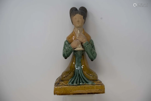 Chinese Antique Sancai Glazed Kneeling Lady