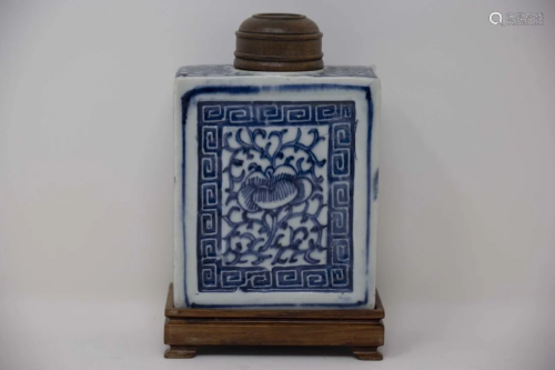 Chinese Blue & White Porcelain Tea Caddy