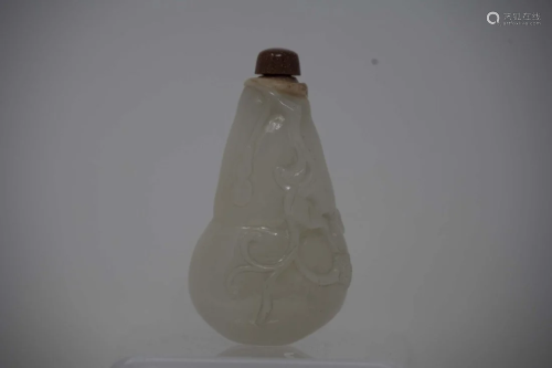 Chinese Antique White Jade Carving of Snuff Bottle