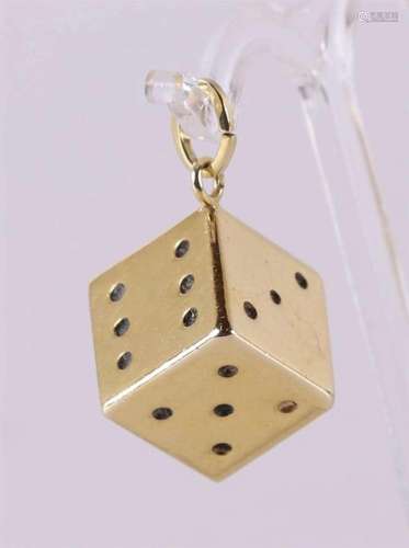 A 14 krt 585/1000 gold dice pendant.