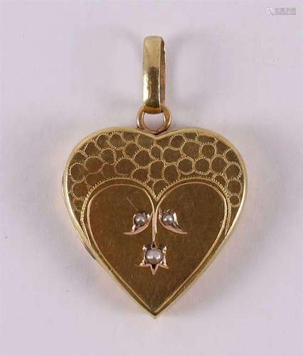 A 14 kt gold medallion pendant, circa 1900.