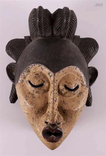 A ceremonial Dumu women's mask, Africa, Punu tribe, Gabo...