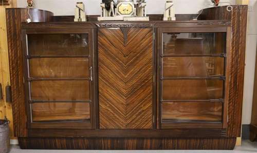 An Amsterdam school sideboard, ca. 1915.