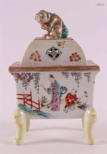 A rectangular porcelain incense burner, China 19th century.