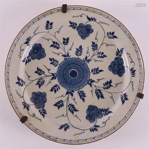 A Delft earthenware dish, 18th C.