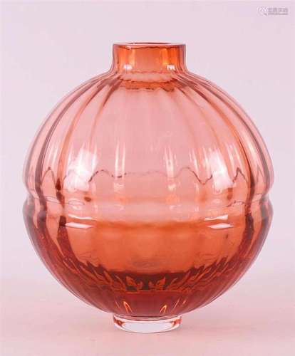 An orange vase with vertical optic, design: Jelena Popadic 2...