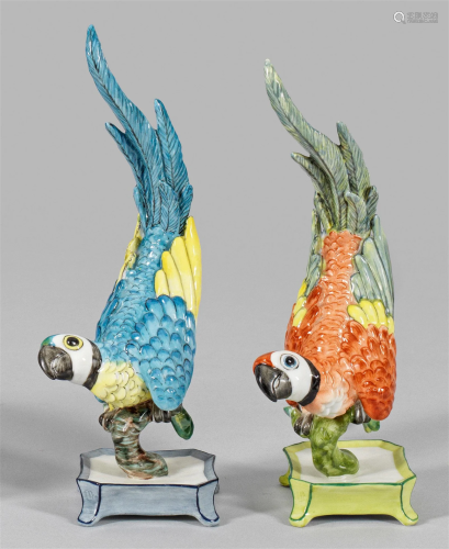Paar Papageienfiguren