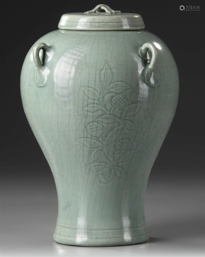 A KOREAN VASE WITH COVER, GORYEO DYNASTY (918-1392)