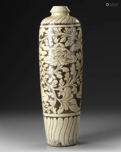 AN OUTSTANDING LARGE CIZHOU WHITE-GLAZED JAR, NORTHERN SONG ...