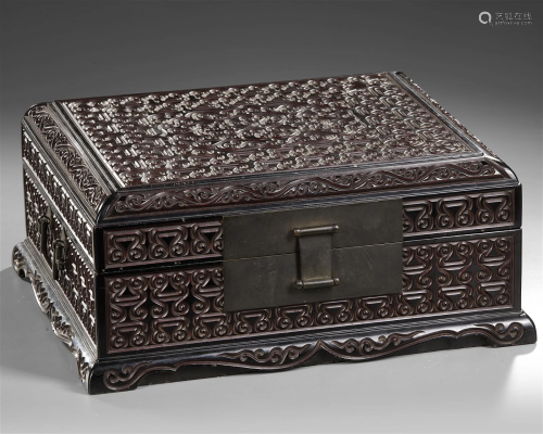 A CHINESE LACQUER AND WOODEN BOX, MING DYNASTY (1368-1644)