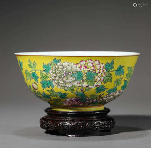 Yellow-Ground Famille Rose Peony Bowl