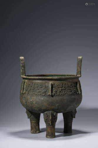 Bronze Ritual Tripod Vessel