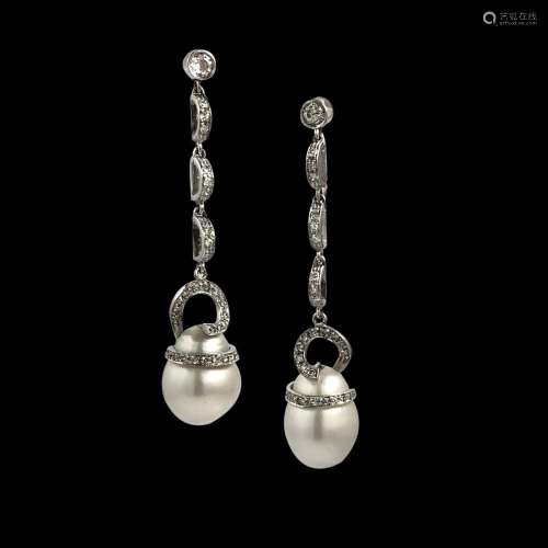White gold, pearls and diamonds earrings