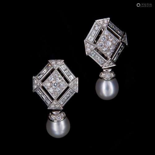 White gold earrings, with pearls and diamonds