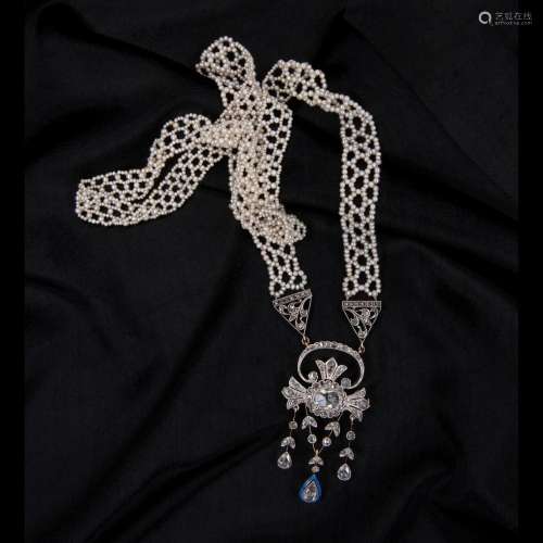 Antique long necklace in strung micro pearls with brooch mad...