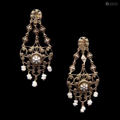 Antique dangle earrings made of yellow gold filigree, enamel...
