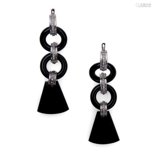White gold Earrings with onyx and diamonds