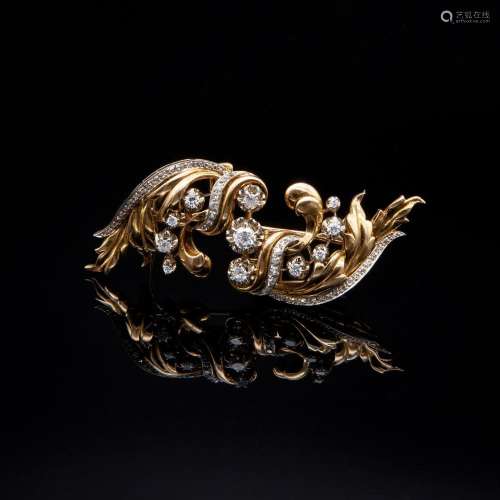 Yellow and white gold double clip brooch with diamonds