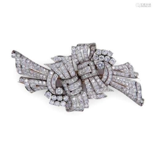 Double clip brooch made of yellow gold, platinum and diamond...