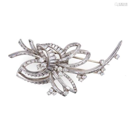 French brooch made of white gold, platinum and diamonds