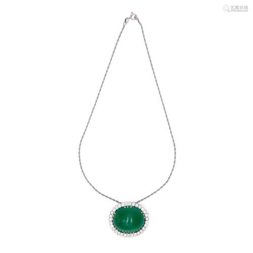 Fine pendant with cabochon emerald and diamonds