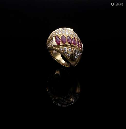 Yellow gold ring, with diamonds and rubies