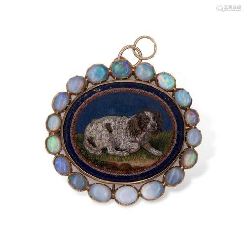 Pendant brooch made of gold, opals, lapis, aventurine and mi...