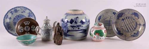 A lot of various Chinese porcelain, including ginger jar, Ch...