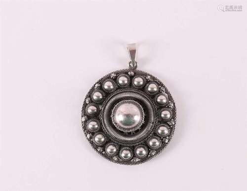 A 2nd grade silver pendant, so-called Goese knot.