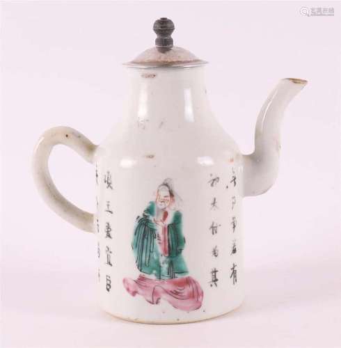 A china teapot, China, 19th century.