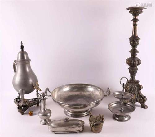 A lot of various tin and copperware, including tap jug and c...