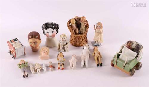 A lot of various dolls, including porcelain, 1st half of the...