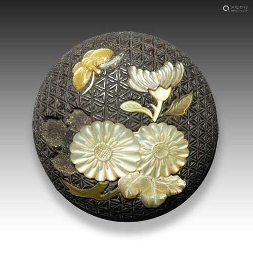 A JAPANESE MANJU SHIBAYAMA WOOD & MOTHER OF PEARL BOX, M...