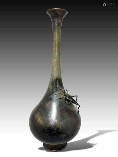 A JAPANESE BRONZE VASE WITH A MANTIS, MEIJI PERIOD