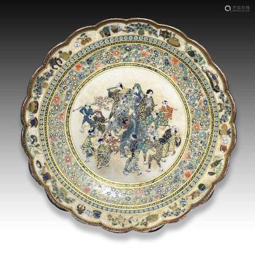 KINKOZAN SIGNED JAPANESE SATSUMA DISH DECORATED WITH FIGURES...