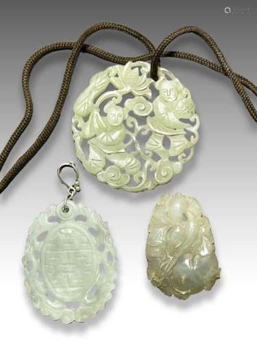 THREE JADE RETICULATED PENDANTS, QING DYNASTY (1644-1911)