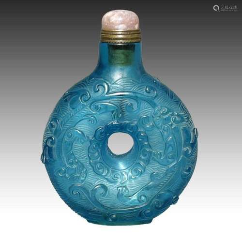 A CHINESE GLASS SNUFF BOTTLE