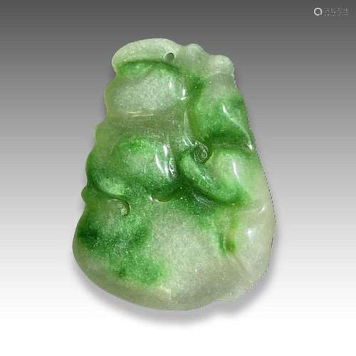 A CHINESE JADE PENDANT