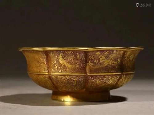 PETAL-SHAPED GOLD BOWL WITH BEAST & SCROLL DESIGN