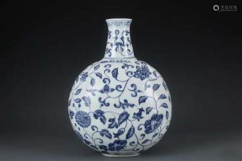 BLUE AND WHITE FLORAL FLAT VASE