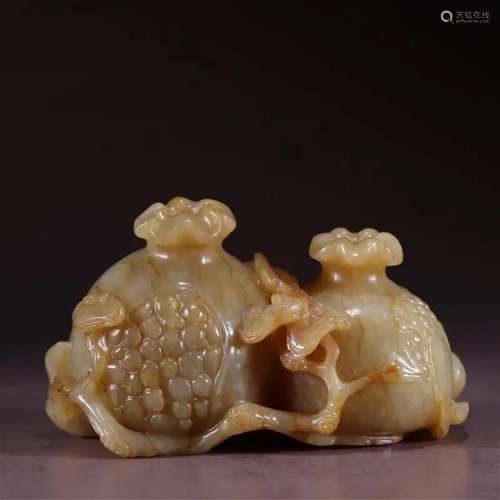 JADE CARVING OF DOUBLE POMEGRANATE