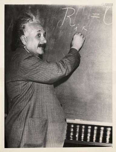 Einstein, Albert Set aus 3 Pressephotographien von…