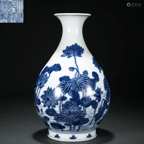 A Chinese Blue and White Vase Yuhuchunping Qing Dyn.