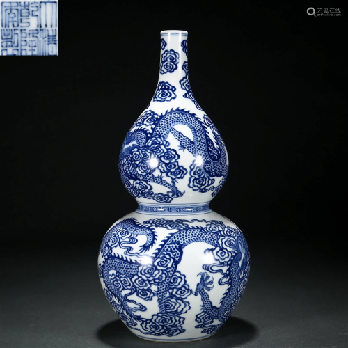 A Chinese Blue and White Double Gourds Vase Qing Dyn.