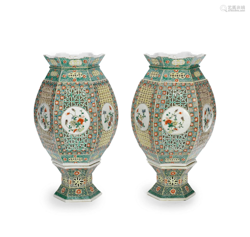 A PAIR OF FAMILLE VERTE LANTERN VASES 19th century (4)