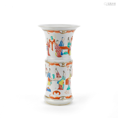 A FAMILLE ROSE BEAKER VASE, GU Early 19th century