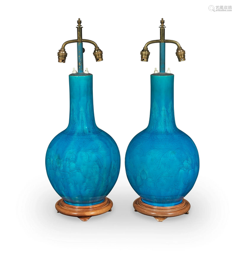 A PAIR OF TURQUOISE-GLAZED BOTTLE VASES Late Qing Dynasty/Re...