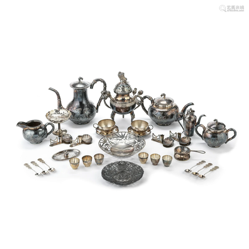 A GROUP OF CHINESE EXPORT SILVERWARE Early 20th century (36)