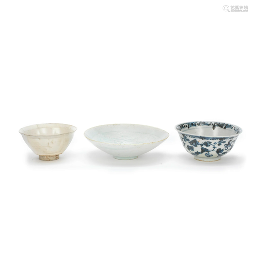 A GROUP OF THREE VARIOUS BOWLS Song and Ming dynasty (3)