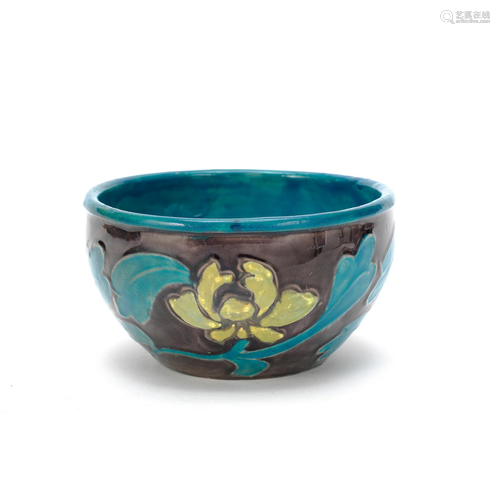 A FAHUA GLAZED BOWL Late Ming Dynasty (2)